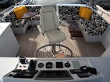 Helm at flybridge